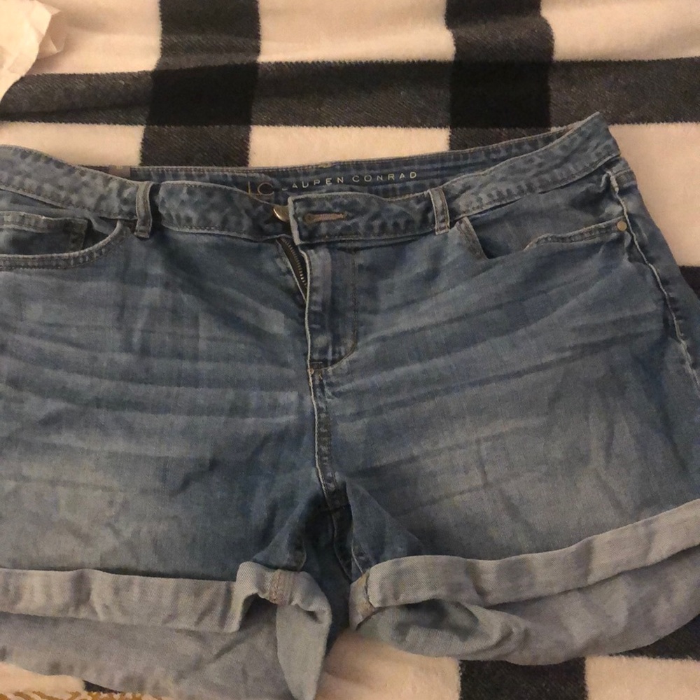 Comfy LC Shorts